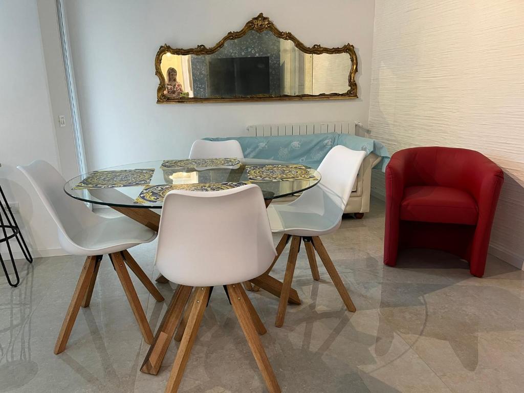 Tami Holidays - Three-Bedroom Apartment