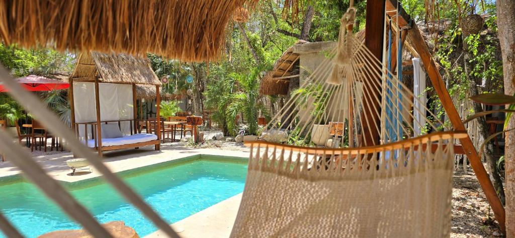 Bazén v ubytování Hotel Kin Tulum Jungle Deluxe nebo v jeho okolí