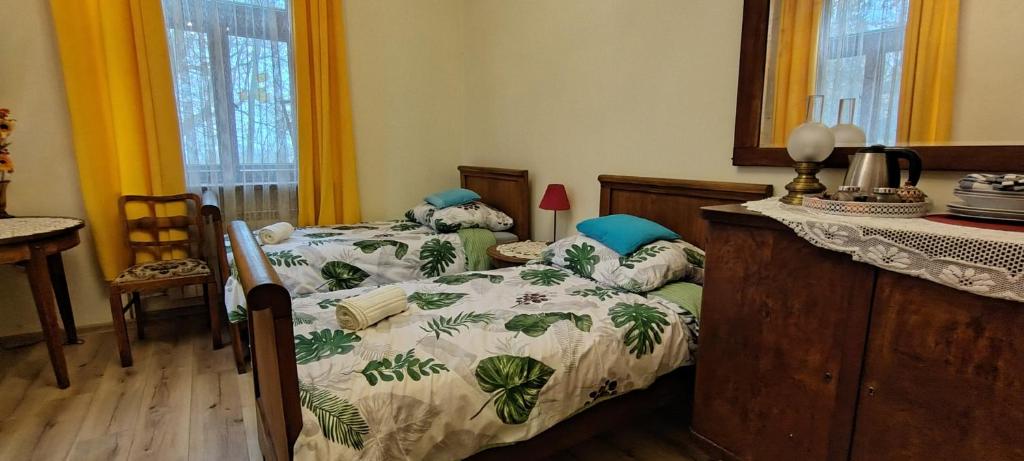 Kasztelania Pod Lipami - Drievoudige Kamer Met Gedeelde Badkamer