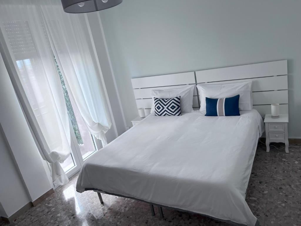 B&Bononia View - Deluxe Double Or Twin Room With Balcony