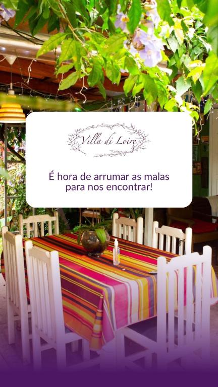 Um restaurante ou outro lugar para comer em Villa Di Loire