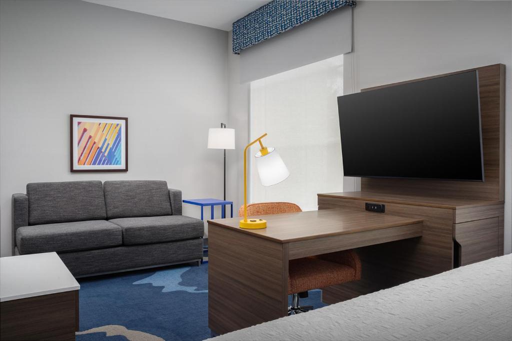 Hampton Inn & Suites Naples South photo