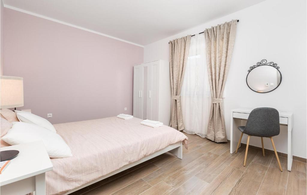 Posteľ alebo postele v izbe v ubytovaní 4 Bedroom Beautiful Home In Veprinac