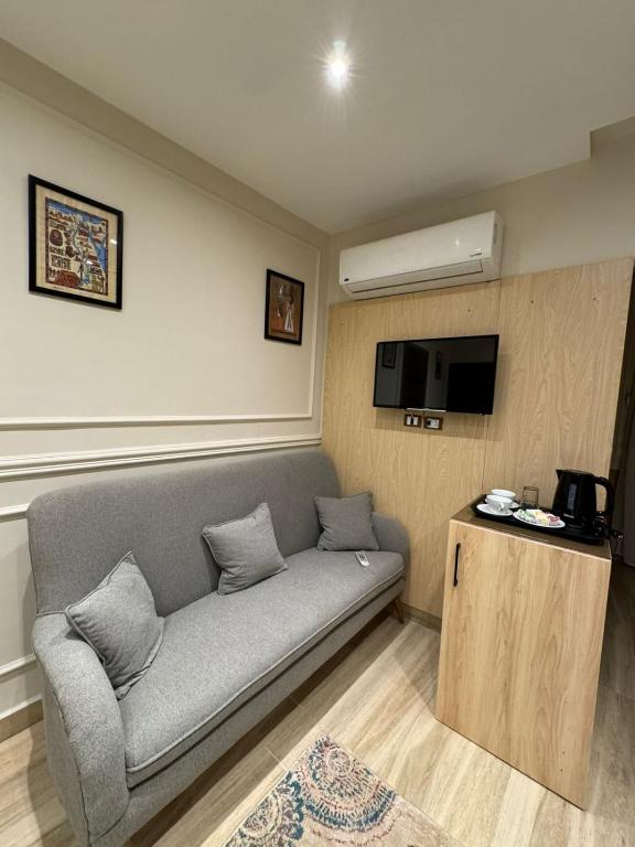 Televisyen dan/atau pusat hiburan di Rihana pyramids hotel