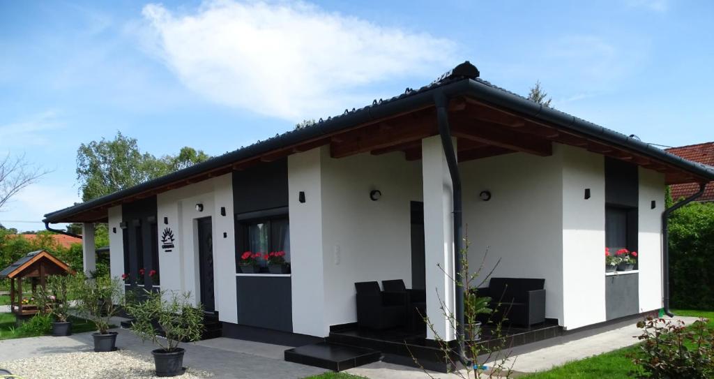 Casa Blanca Apartman II 8646 Balatonfenyves, Garai utca 18 kép - 1