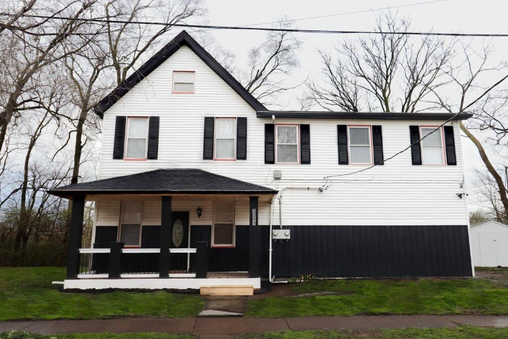 Το κτήριο όπου στεγάζεται  η βίλα