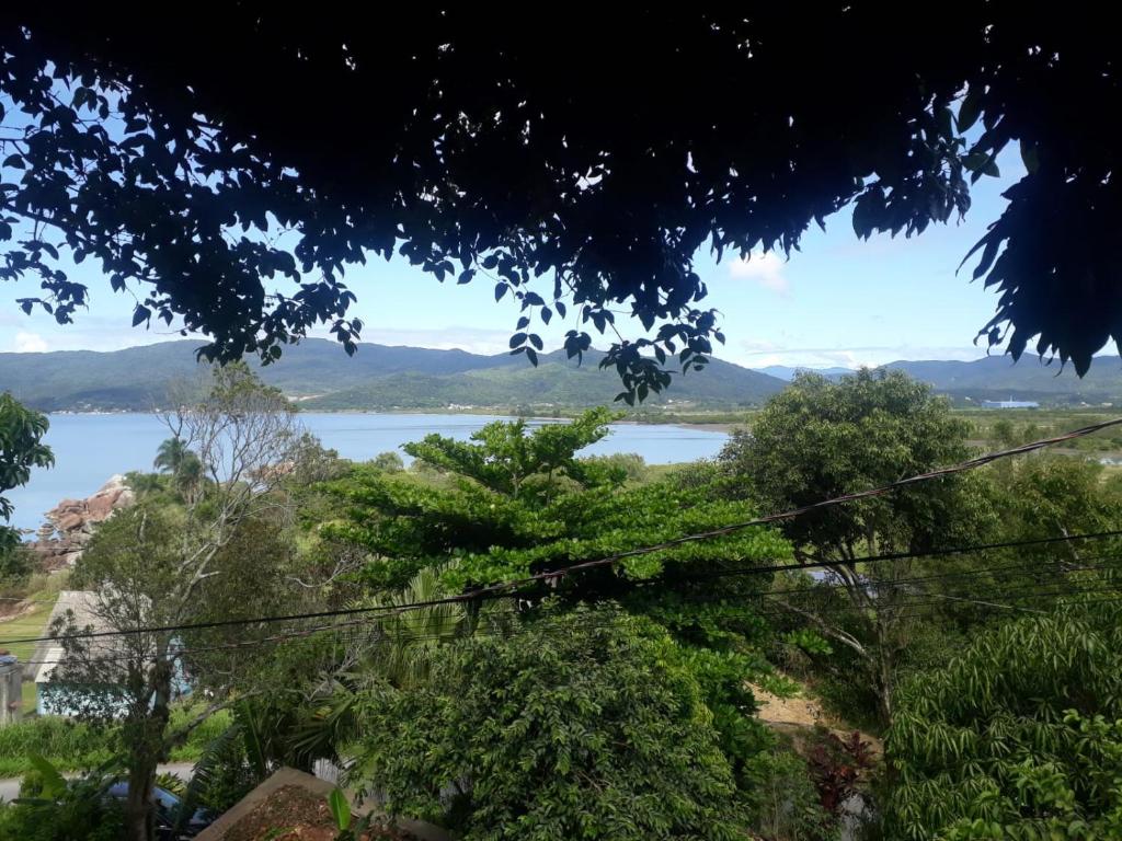 Landskap semula jadi dekat dengan rumah tamu ini