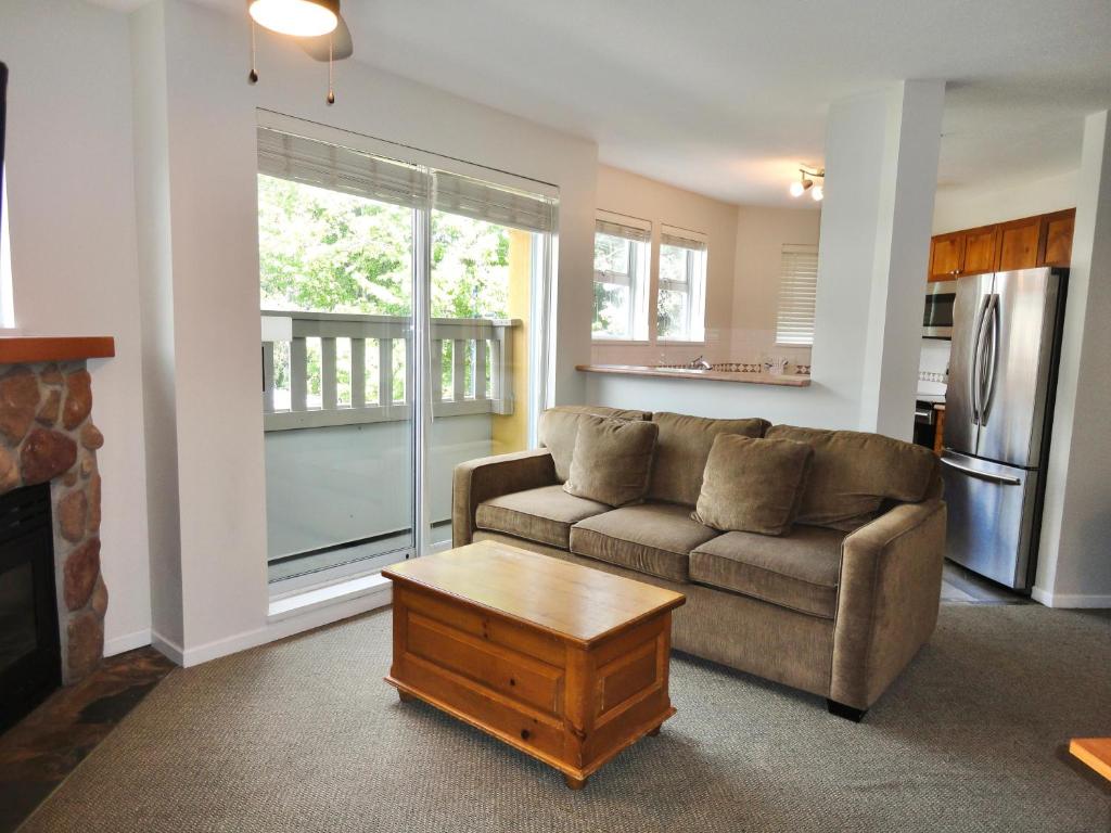Kuchyň nebo kuchyňský kout v ubytování Bear Lodge Two Bedroom by MVA