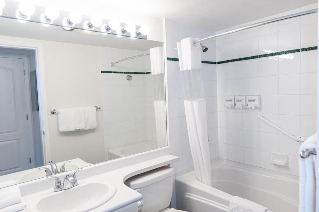 Koupelna v ubytování Bear Lodge Two Bedroom by MVA