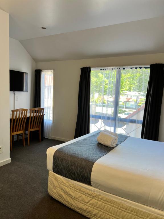 Bush Inn Court Motel - Resim 7