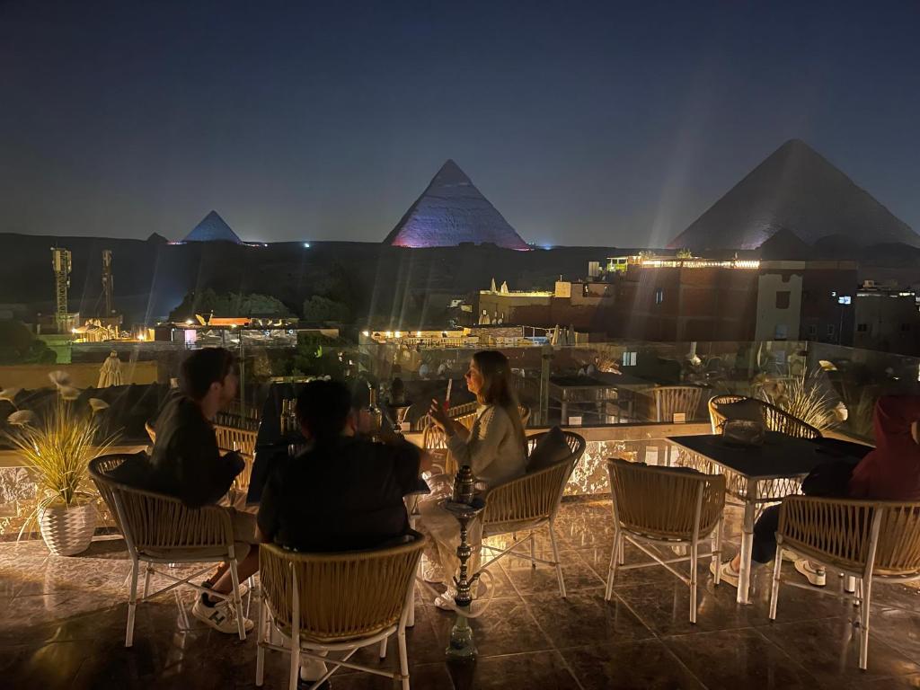 Restaurace v ubytování THE PYRAMIDS HOTEL VIEw