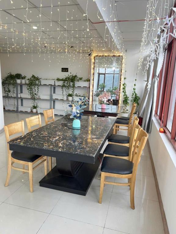 Anna Luxury Apartment - Five-Bedroom Apartment