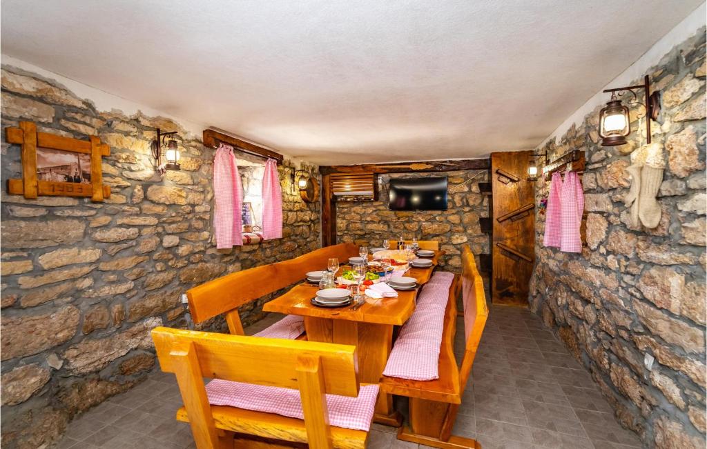 Fotografia z galérie ubytovania Gorgeous Home In Zelengrad With Kitchen v destinácii Zelengrad