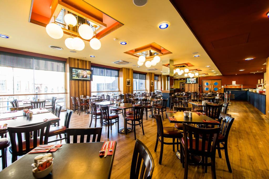 The Liner at Liverpool - Resim 3