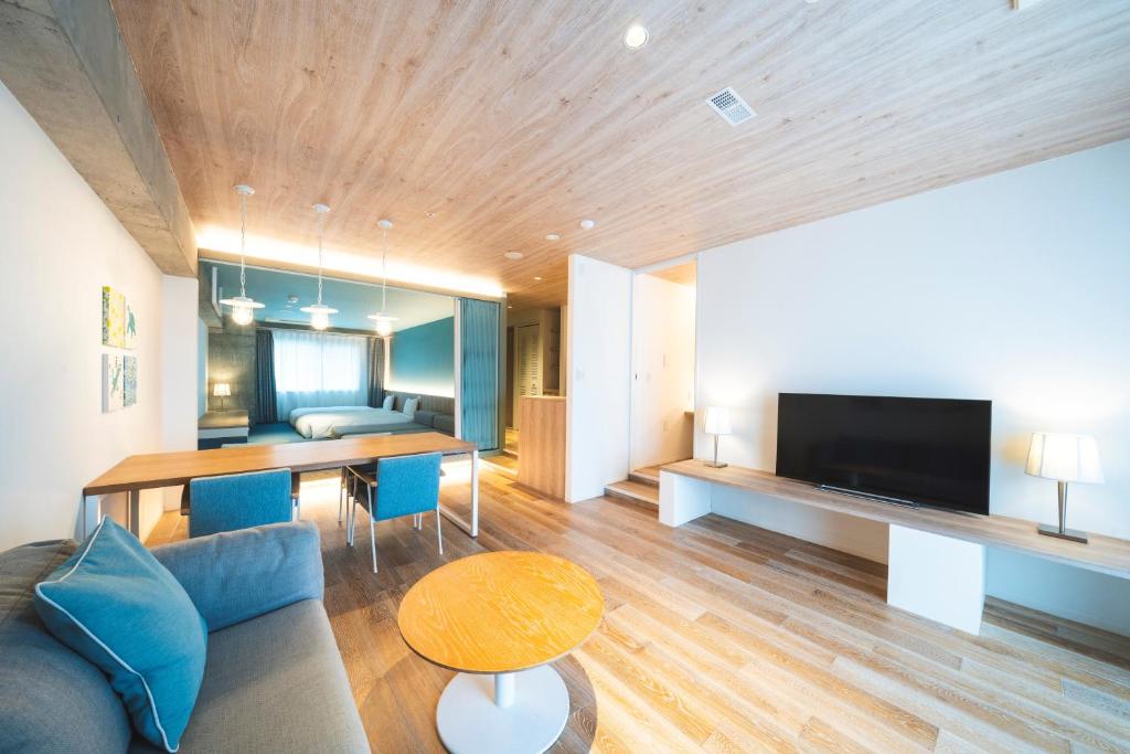 Televisyen dan/atau pusat hiburan di BEB5 Okinawa Seragaki by Hoshino Resorts