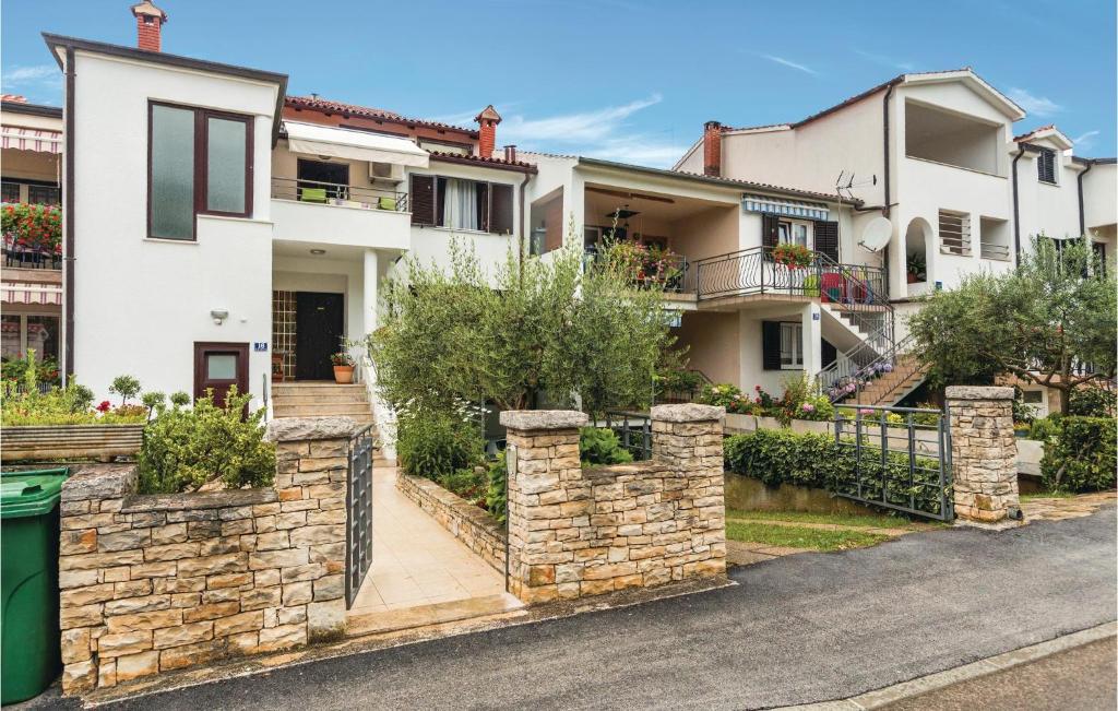 Two-Bedroom Apartment In Porec