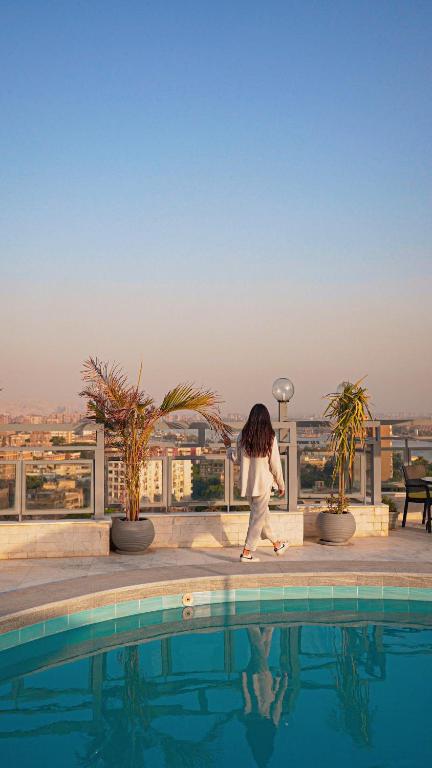 Bazén v ubytování Maadi Hotel nebo v jeho okolí