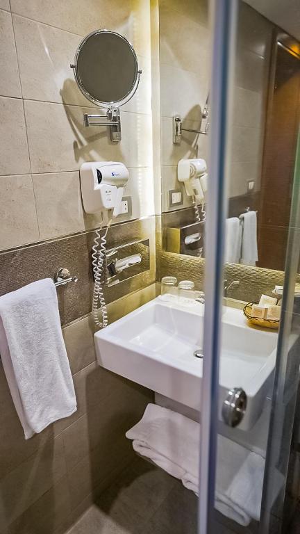 Koupelna v ubytování Maadi Hotel