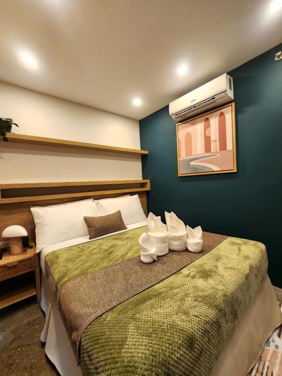 Postel nebo postele na pokoji v ubytování Prince Express Inn