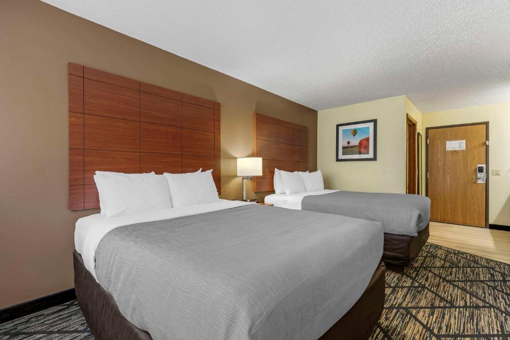 Postel nebo postele na pokoji v ubytování Quality Inn Indianola