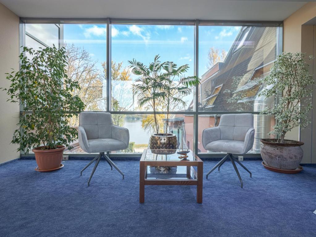 Holiday Beach Budapest Wellness Hotel with Sauna Park - Resim 20