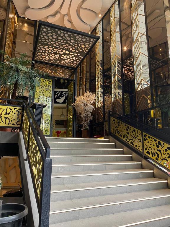Avery De Grand City Hotel Bandung - Housity