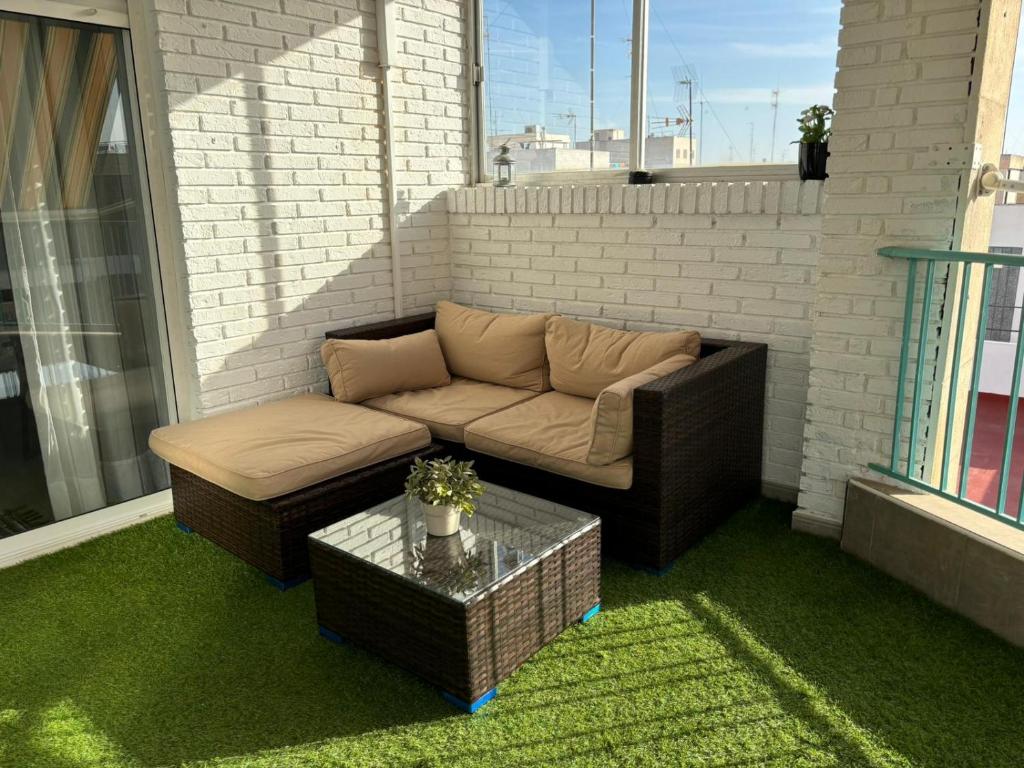 Posezení v ubytování Ático con Terraza en Centro Elche