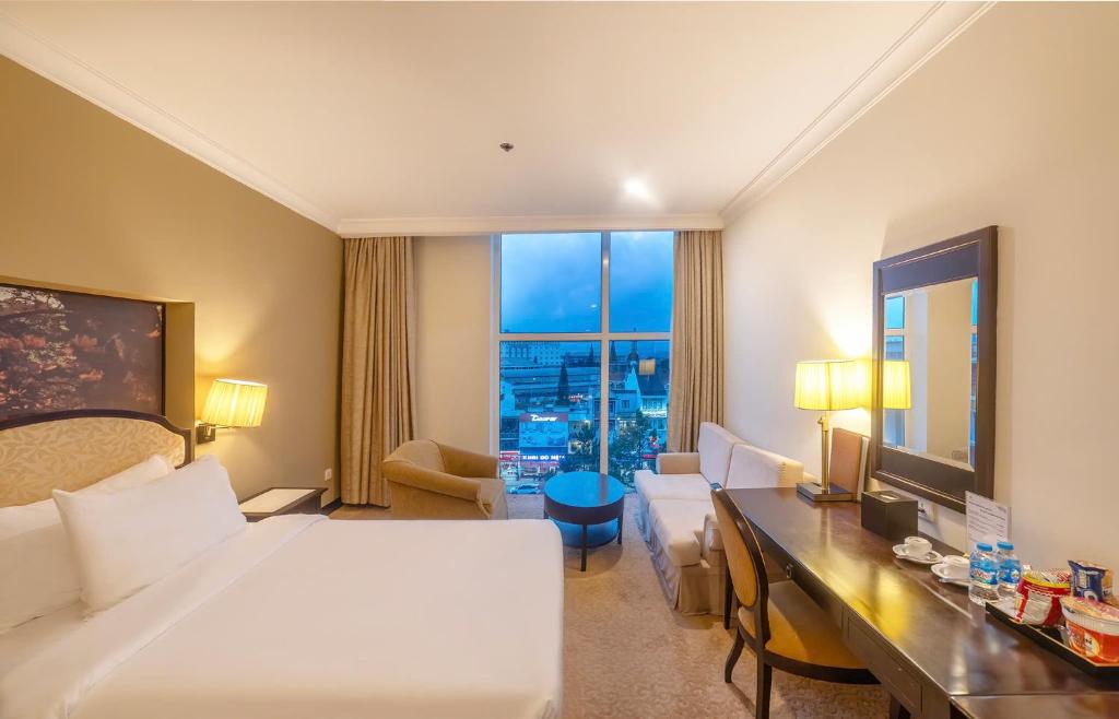 Phòng Deluxe 3 Người Nhìn ra Thành phố