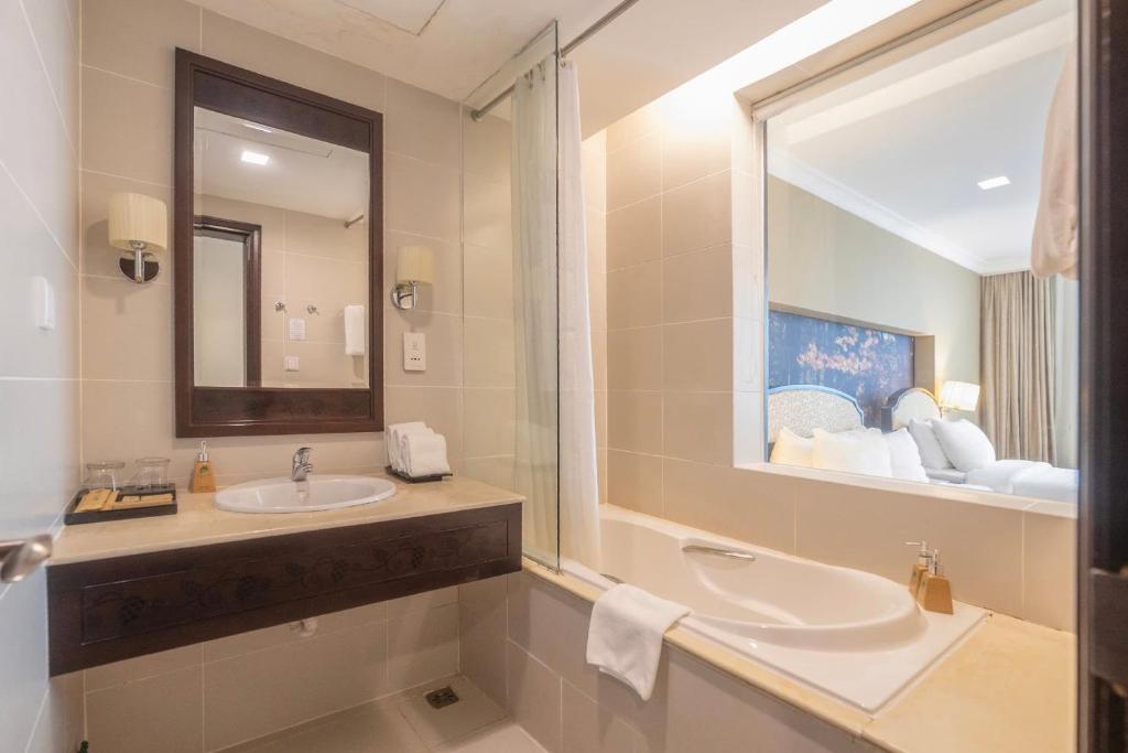 Phòng Deluxe 3 Người Nhìn ra Thành phố
