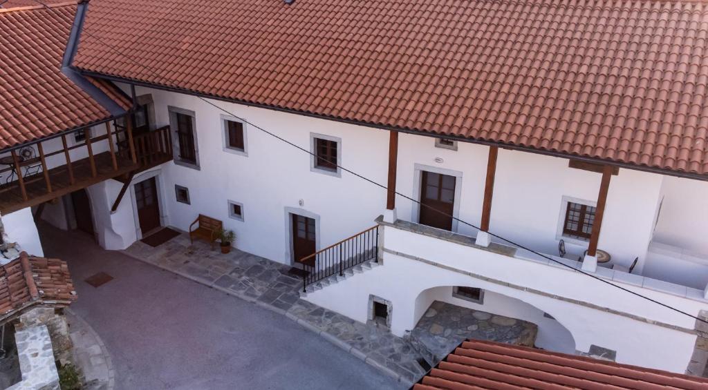 Budova, kde se aparthotel nachází