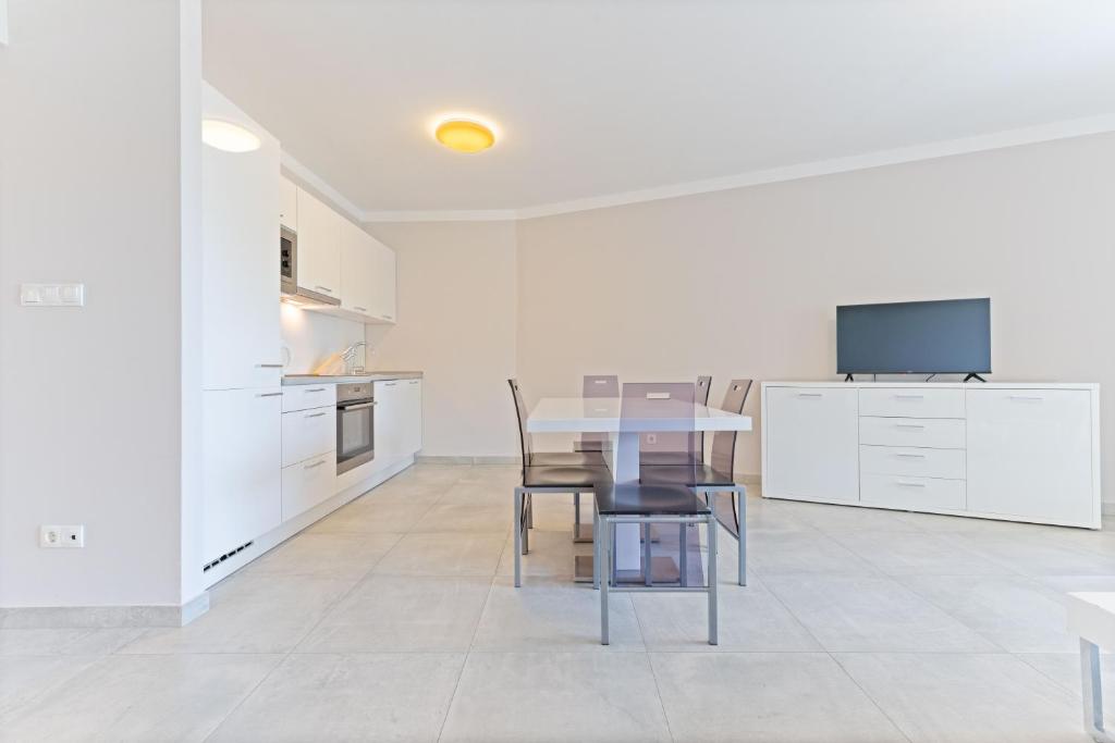 The Residence Aparthotel - Apartamento De Dos Dormitorios Con Balcón