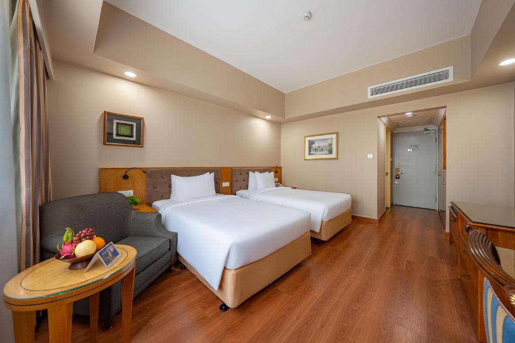 Club Room Club Access with Afternoon Tea and Evening Cocktail, City / Boulevard / River View (subject to availability)