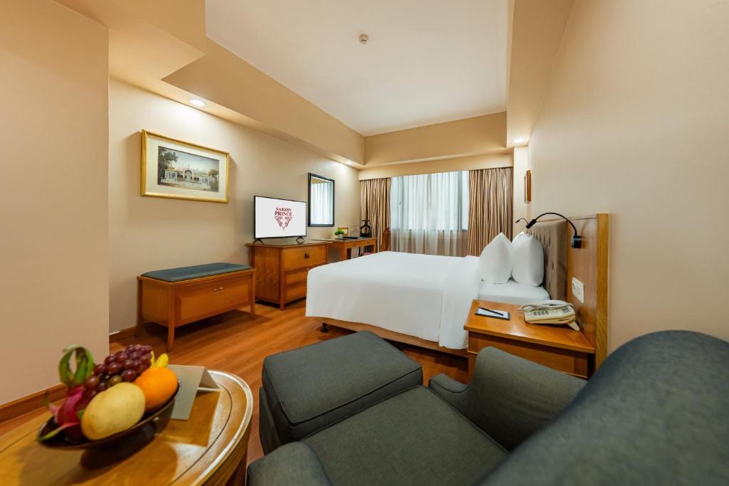 Club Room Club Access with Afternoon Tea and Evening Cocktail, City / Boulevard / River View (subject to availability)