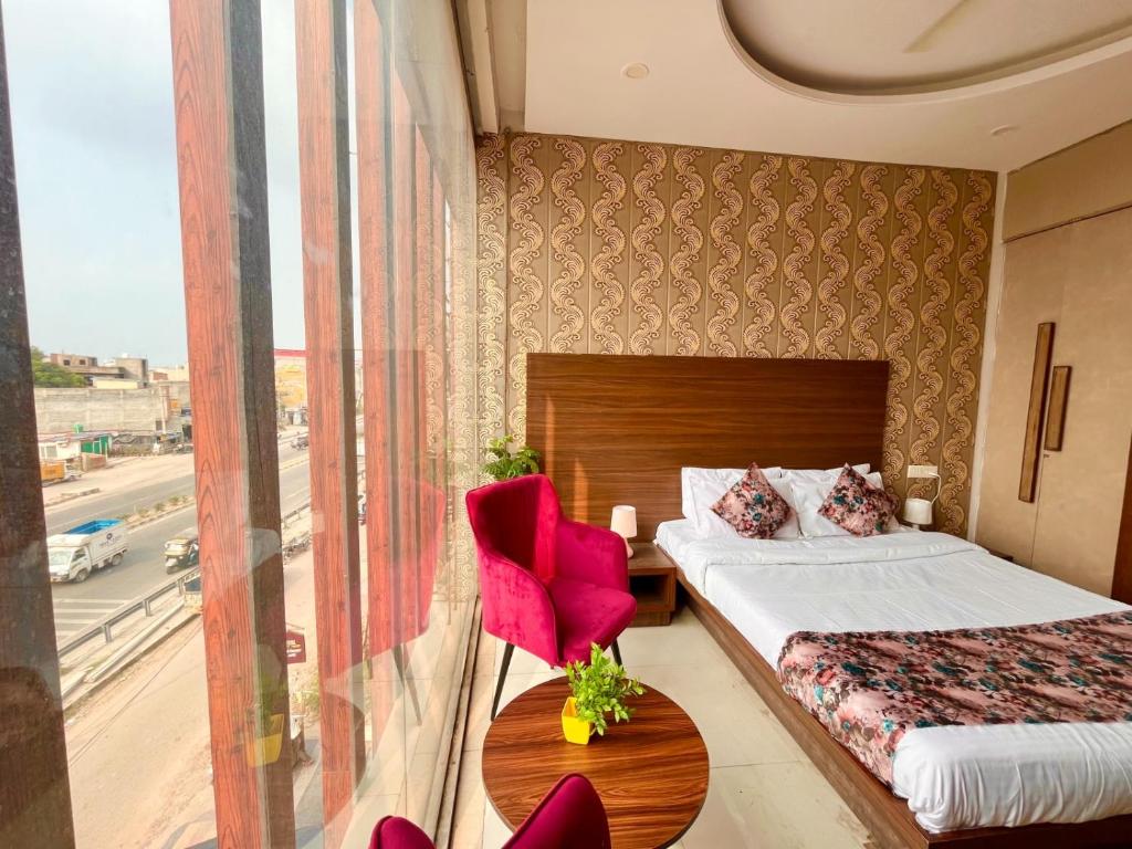 Pearl Grand-A Unit of Elena Group - Housity