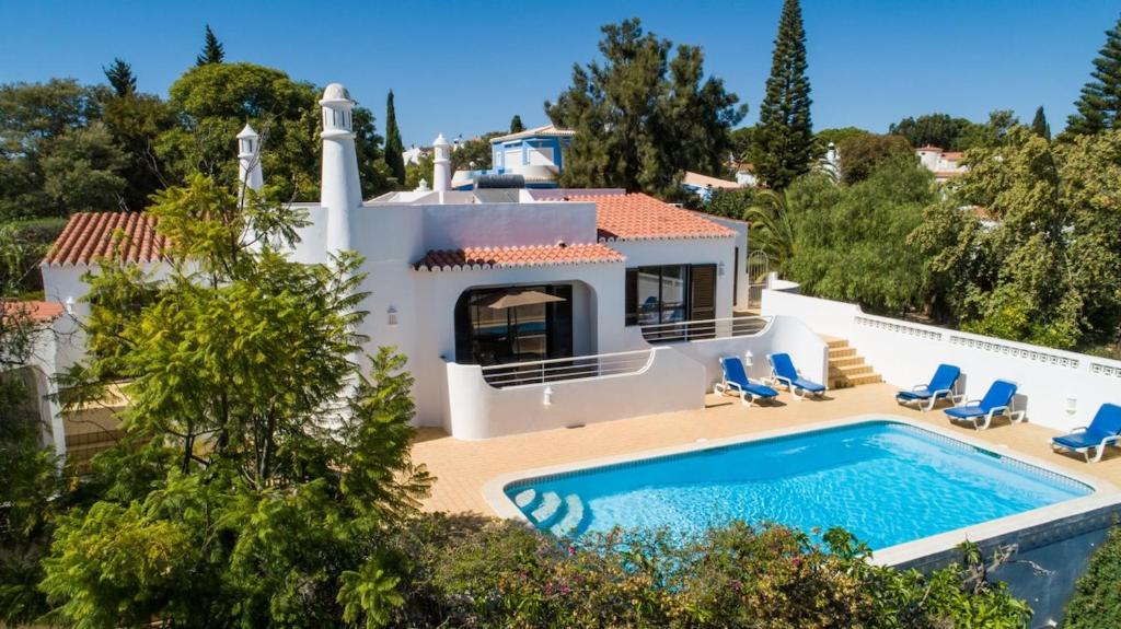 an image of a villa with a swimming pool at Carosim - Quiet location, close to beach, private in Poço Partido