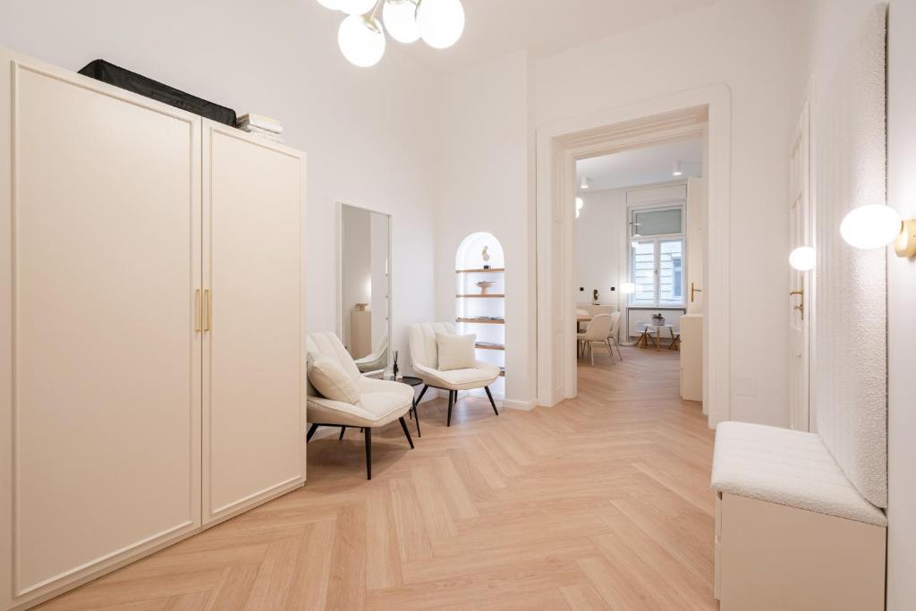 Prestige Elegant 3-BDR Apartment 1063 Budapest, 20 Kmety György utca kép - 1