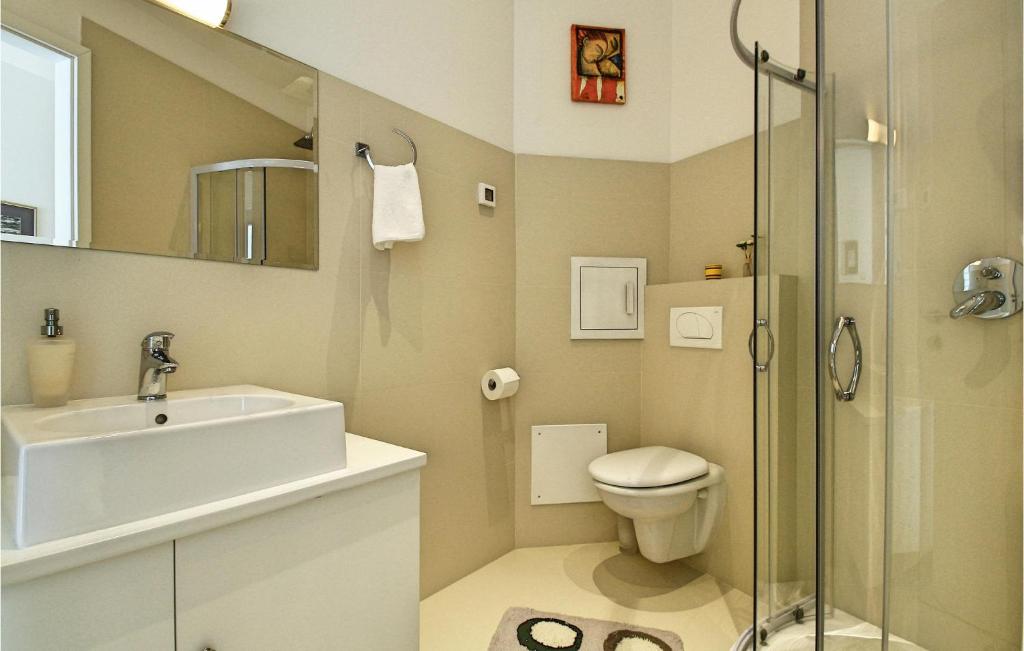 Kúpeľňa v ubytovaní 3 Bedroom Gorgeous Home In Sv,ivan