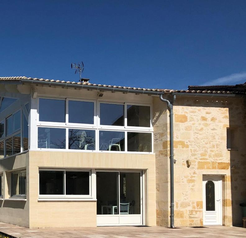 Budova, kde se prázdninový dům nachází