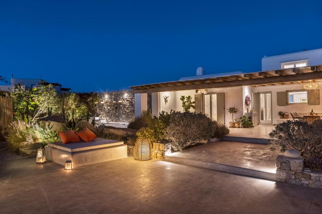 Vonkajšia záhrada v ubytovaní Villa Mykonian Ode with Stunning Sunrise & Sunset Views
