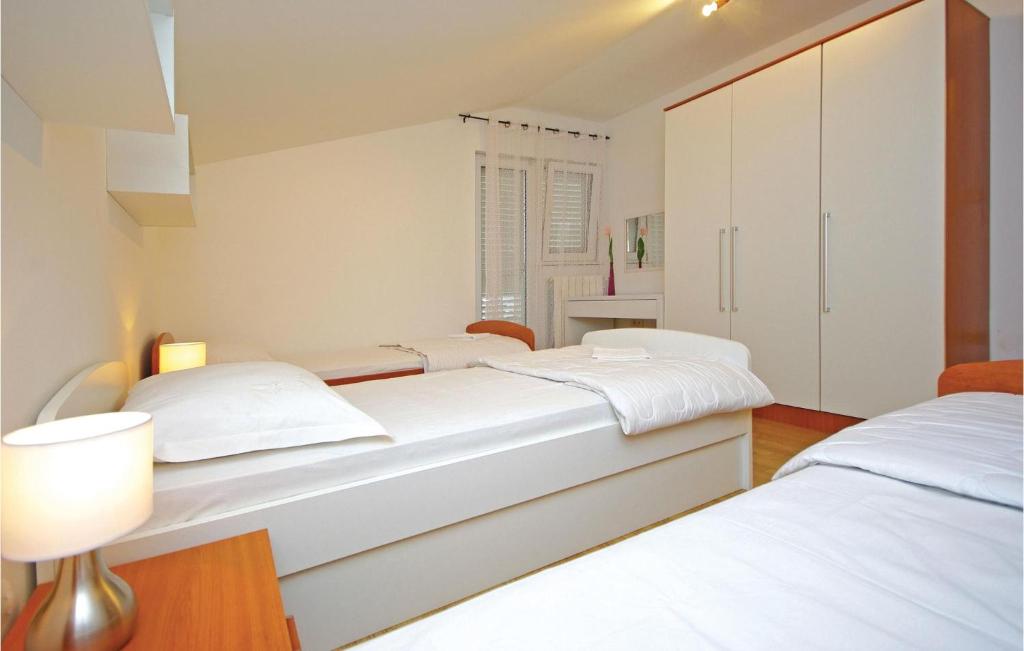 Fotografia z galérie ubytovania Holiday Home Zagvozd 05 v destinácii Zagvozd