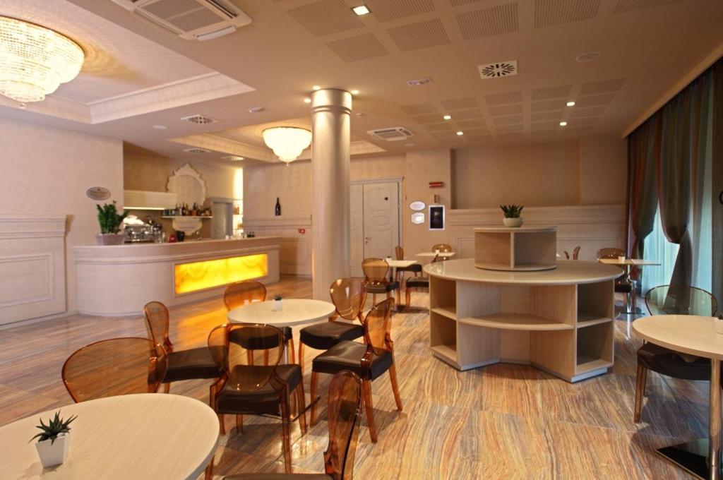 Posezení v ubytování Grand Hotel Forlì