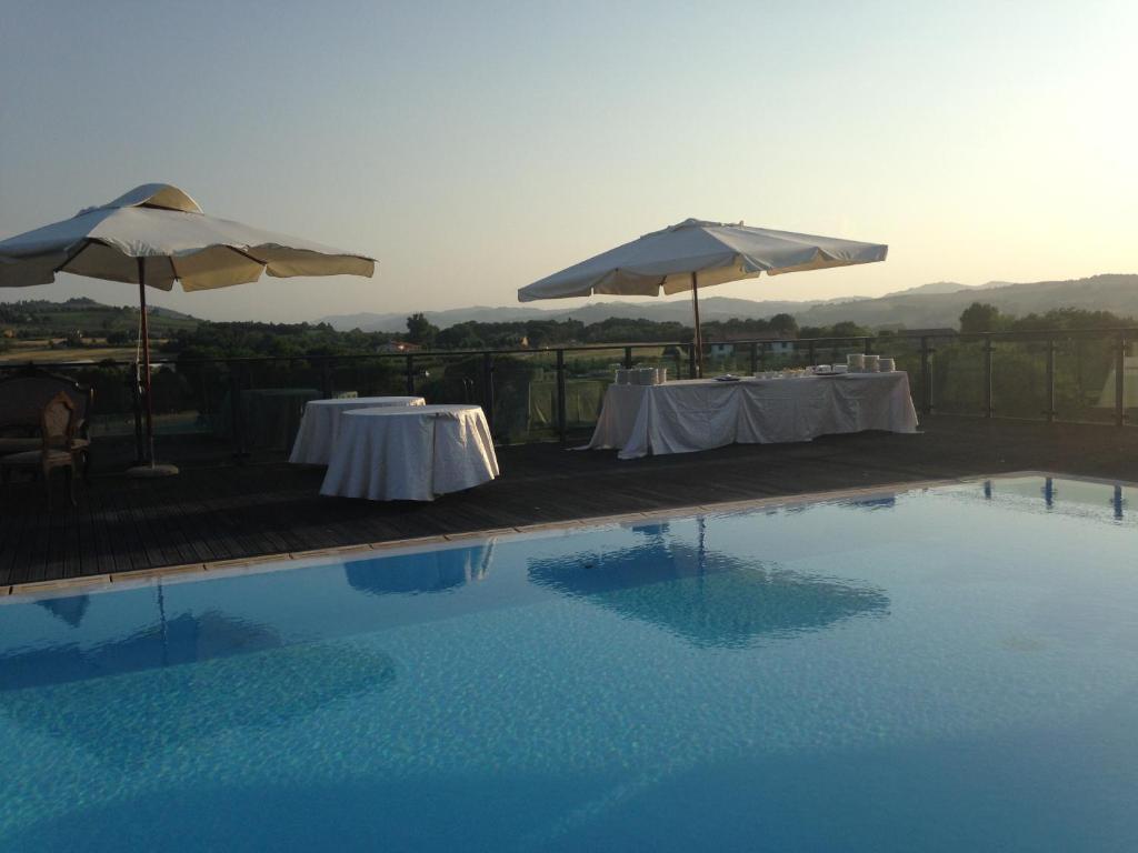 Bazén v ubytování Grand Hotel Forlì nebo v jeho okolí