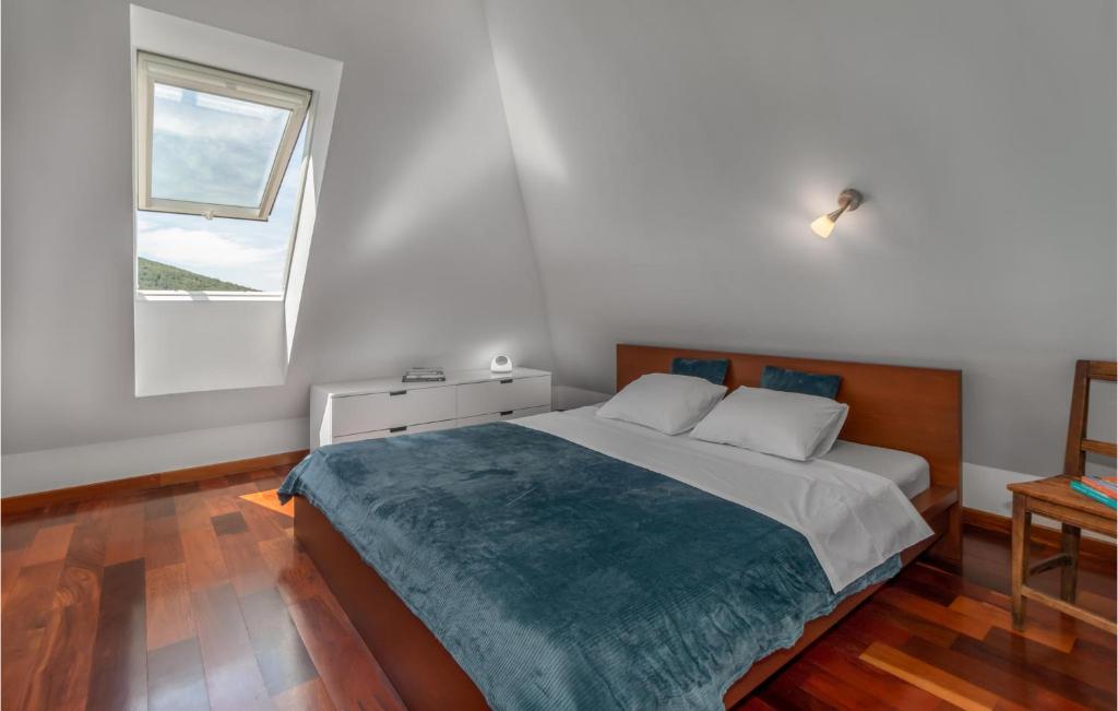 Posteľ alebo postele v izbe v ubytovaní 2 Bedroom Gorgeous Home In Frkasic
