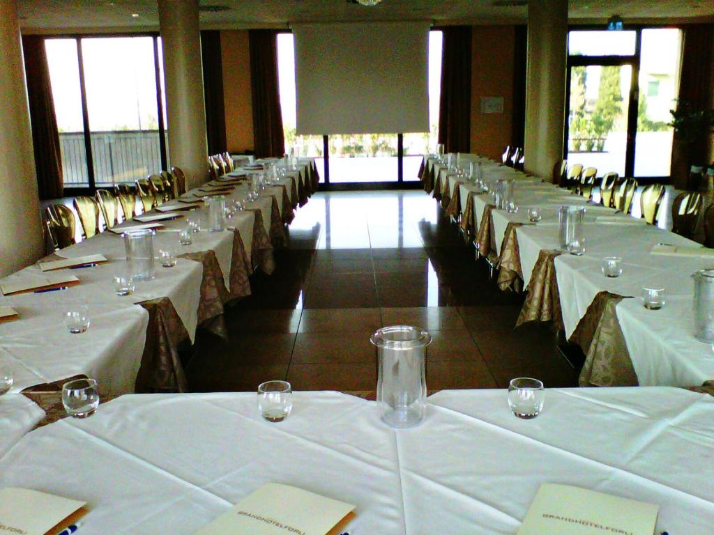 Restaurace v ubytování Grand Hotel Forlì