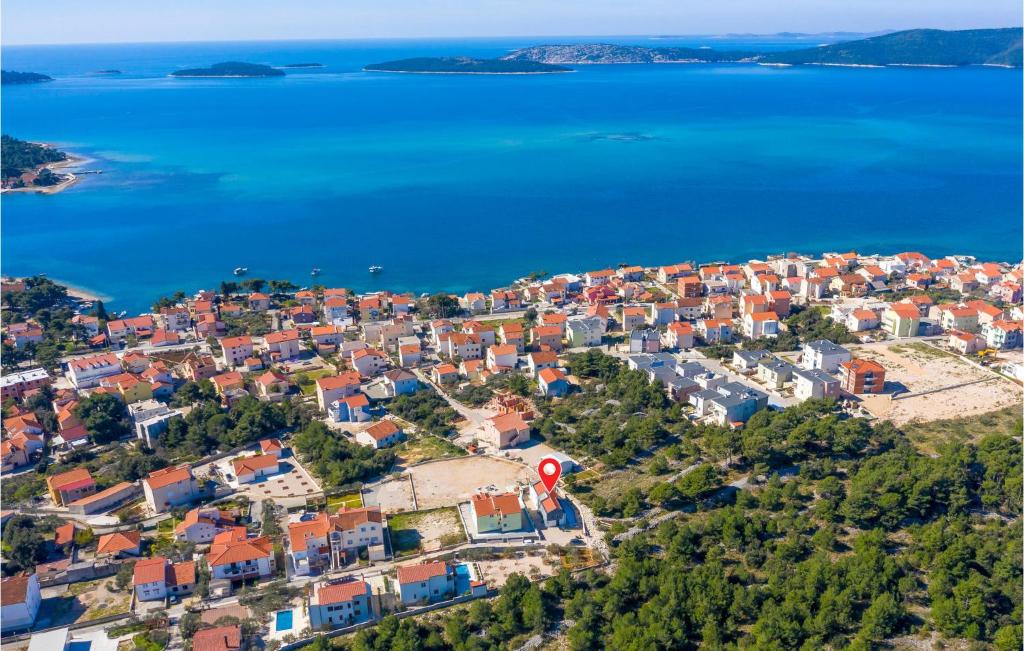 Four-Bedroom Holiday Home In Sibenik