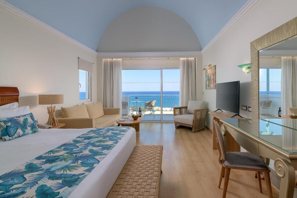 Posteľ alebo postele v izbe v ubytovaní Atrium Prestige Thalasso Spa Resort & Villas