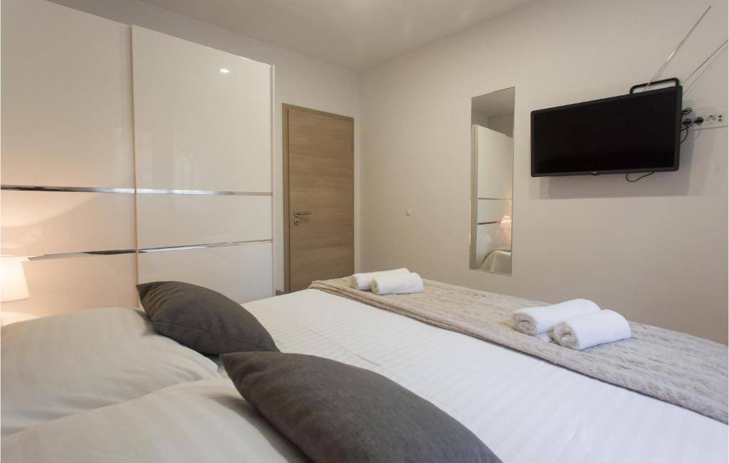 Posteľ alebo postele v izbe v ubytovaní Gorgeous Apartment In Jesenice