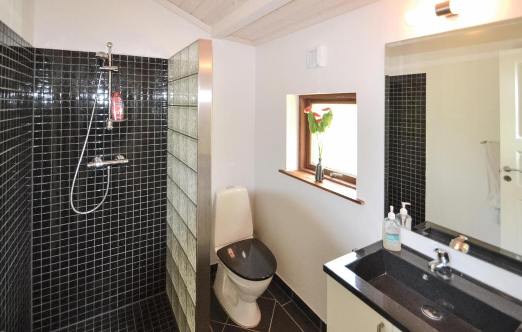 Koupelna v ubytování Holiday Home Grenaa 53 Denmark