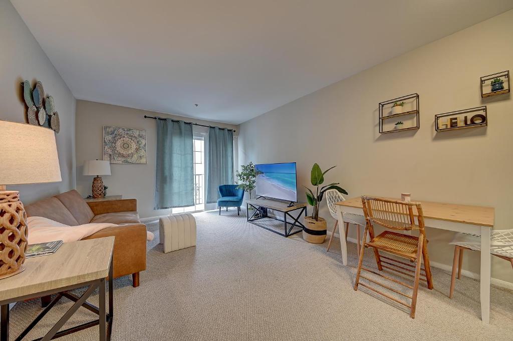 Sunny Beach Apartment Retreat in Santa Monica, Los Angeles (updated ...