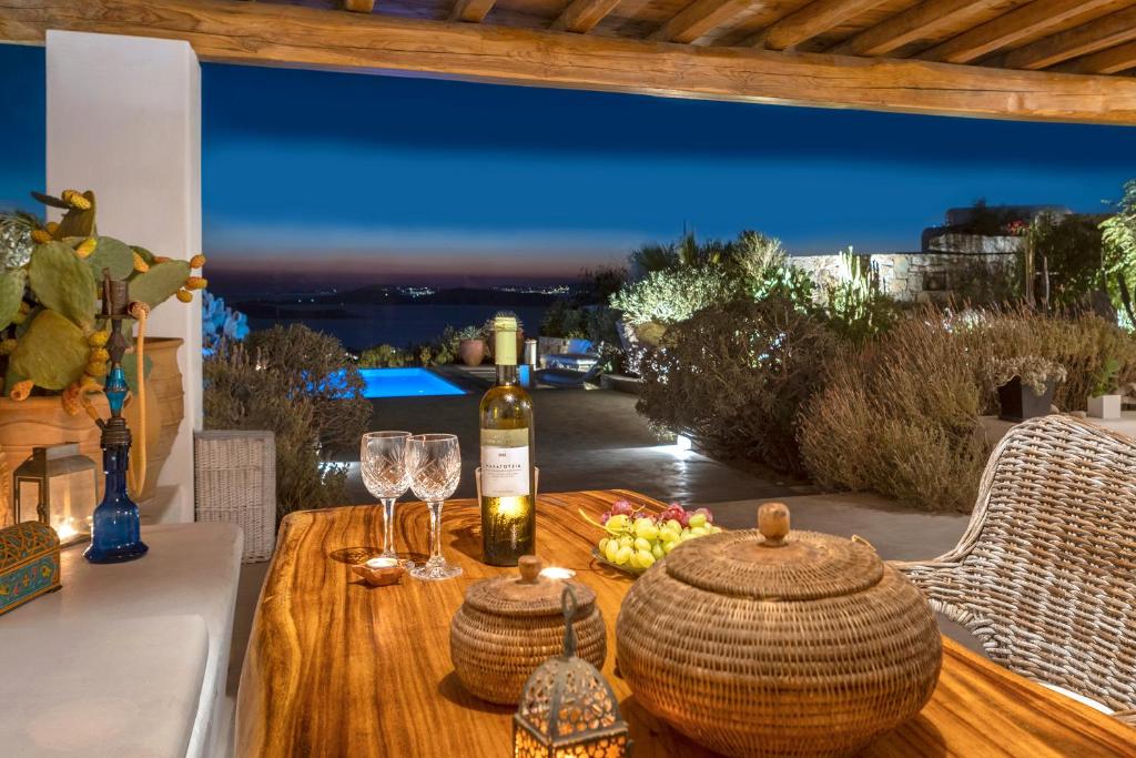 Nápoje v ubytovaní Villa Mykonian Ode with Stunning Sunrise & Sunset Views